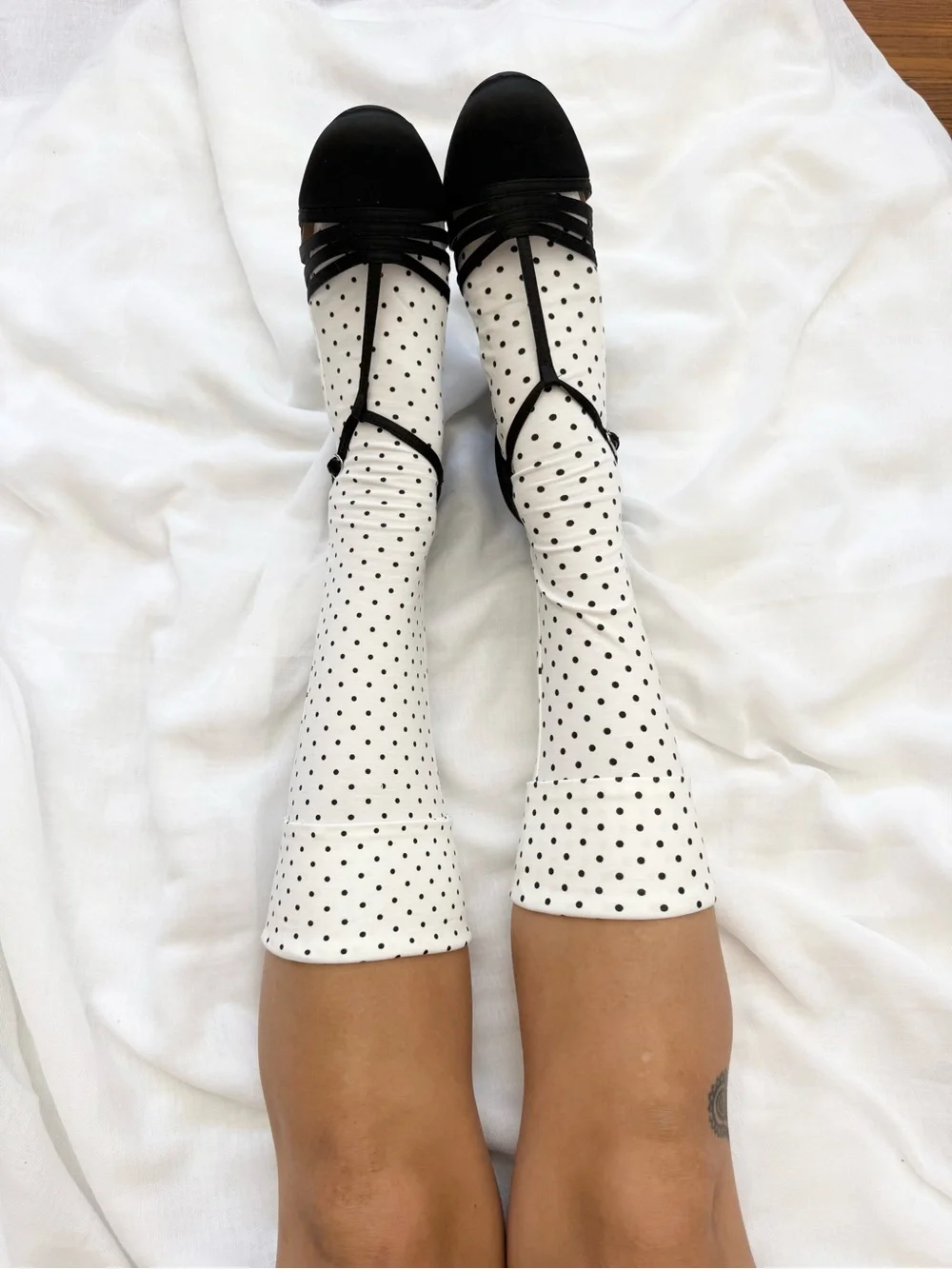 ✿ Vintage 80s Black T-Strap Kitten Heels • Size 9